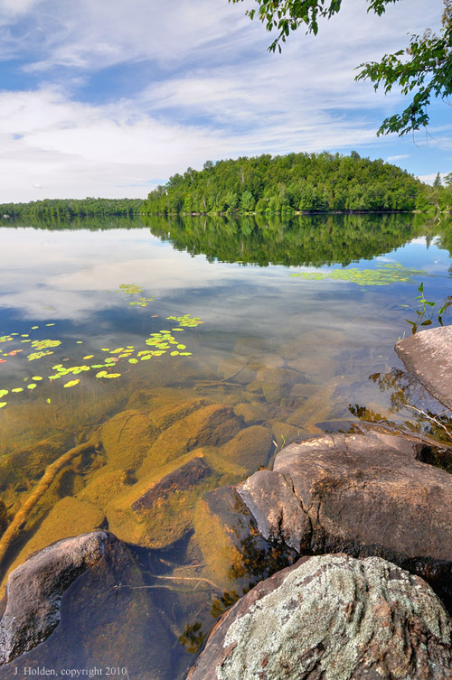 Rocky shore, Lac Chamganeur